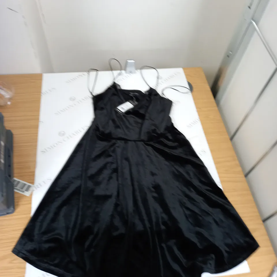 BOX OF ASSORTED ITEMS TO INCLUDE TOPS, JACKETS, BOXERS ETC
