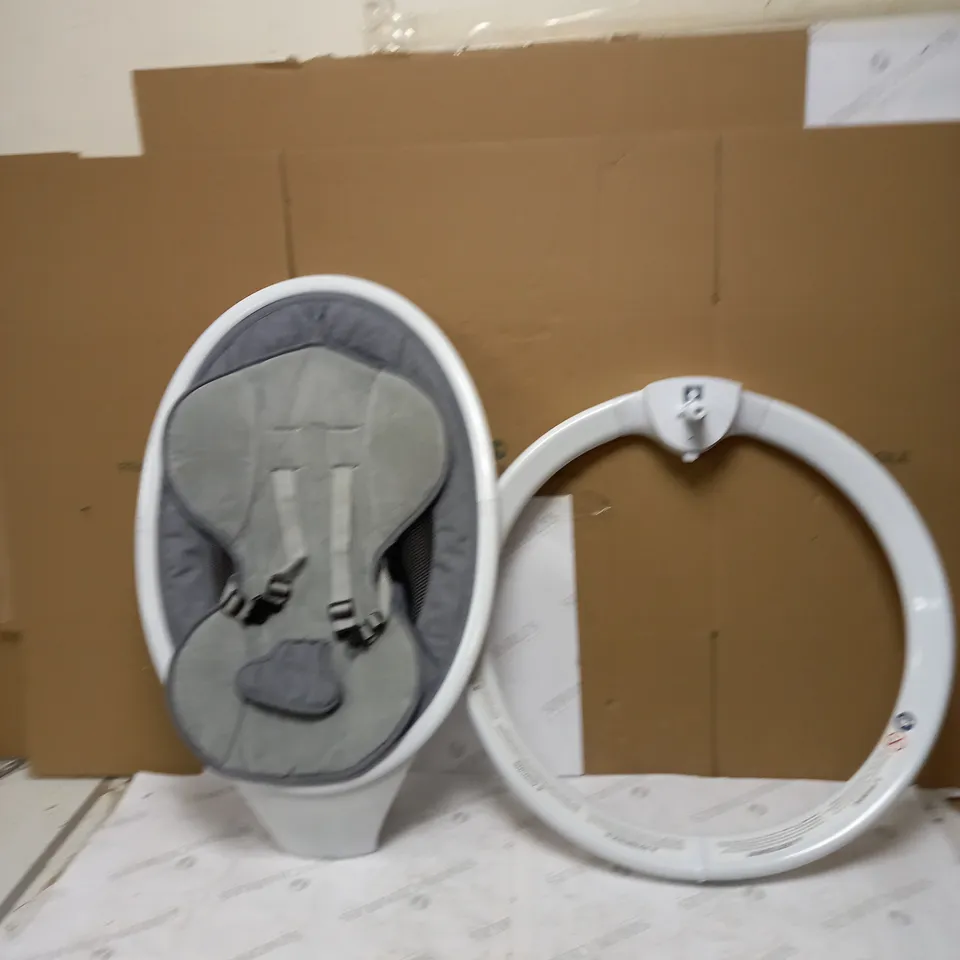 MUNCHKIN BABY SWING 