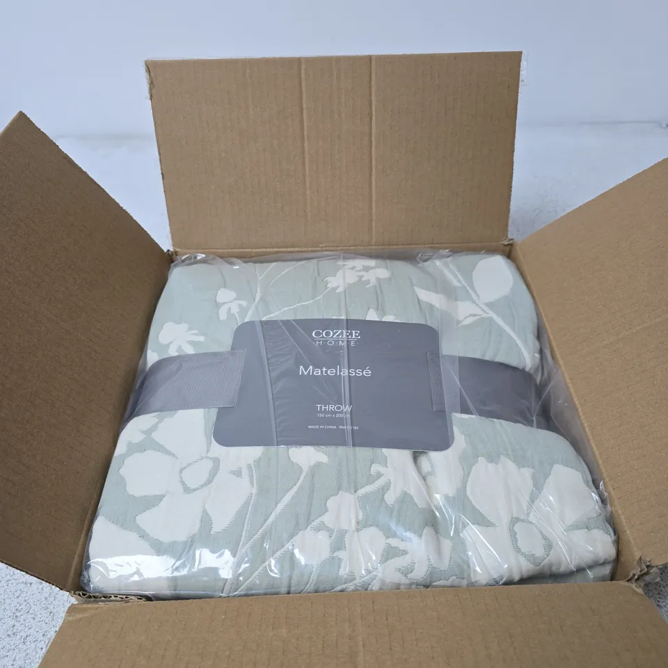 COZEE HOME REVERSIBLE FLORAL MATELASSE THROW GREEN 150 X 200CM