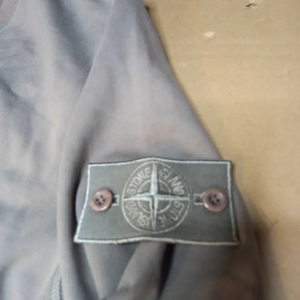 STONE ISLAND SWEATSHIRT SIZE XL