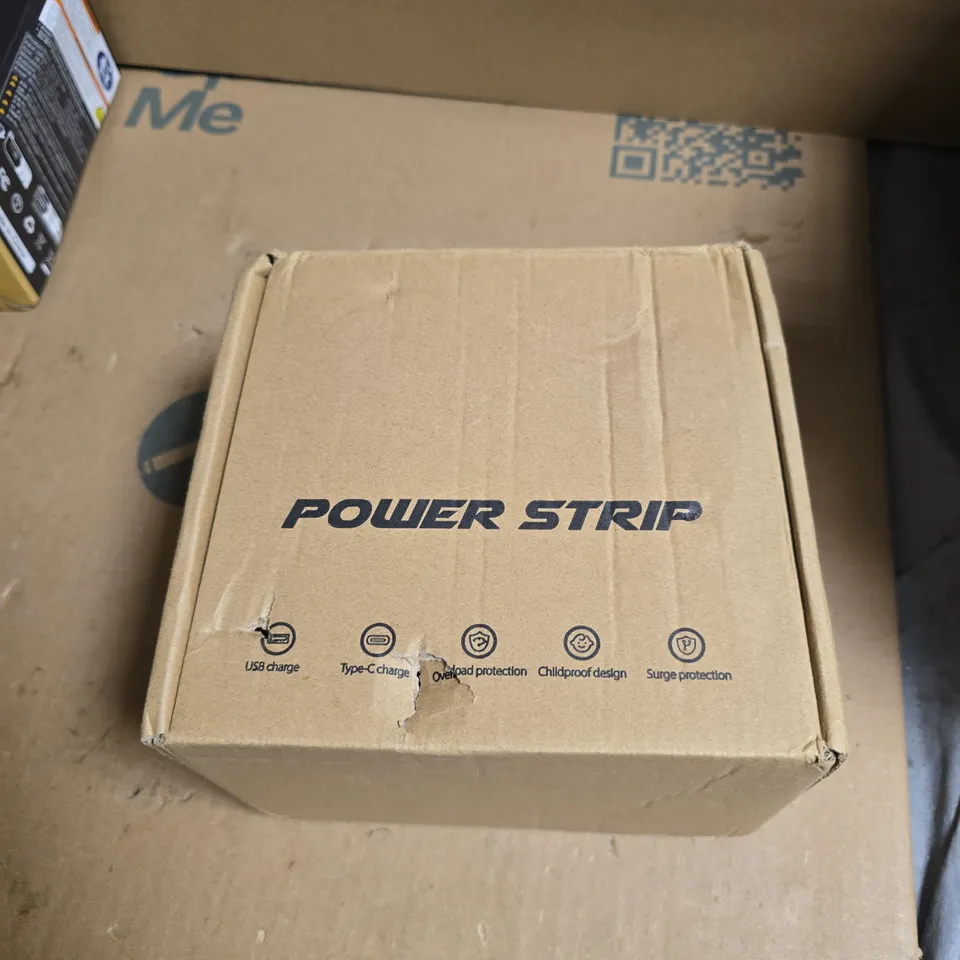 BOX OF APPROXIMATELY 10 ASSORTEDELECTRICAL ITEMS INCLUDING HAIR STLYING COMB , WAKE UP LIGHT ALARM CLOCK AND POWER STRIP 