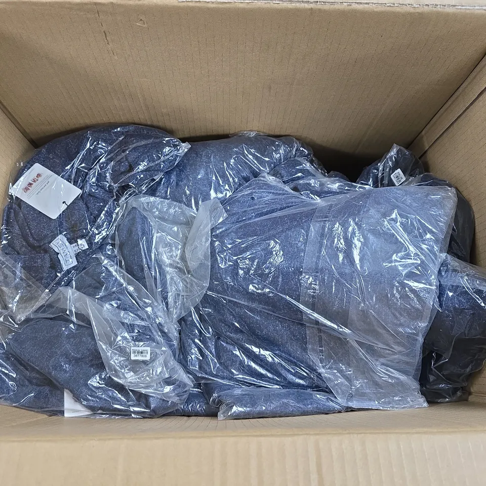 LARGE QUANTITY OF TAMSY WOMEN'S BLUE HEATHER KNIT TOPS IN VARIOUS SIZES – COLLECTION ONLY