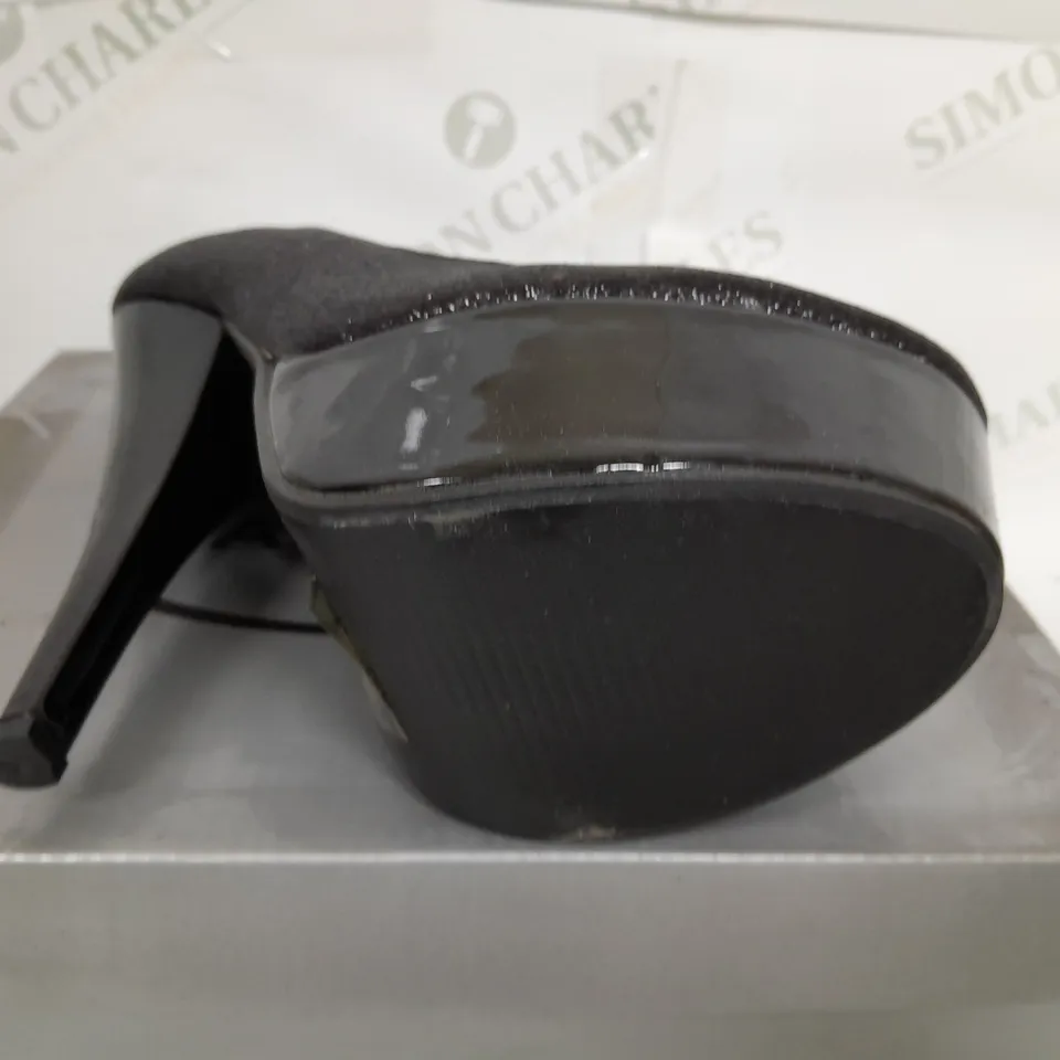 BOXED PAIR OF CASANDRA CLOSED TOE PLATFORM HEELS IN SPARKLE BLACK - SIZE 5