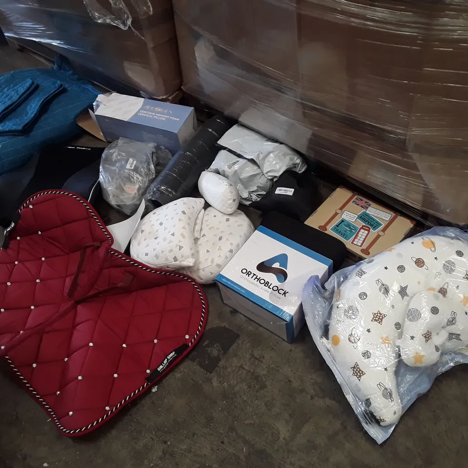 PALLET OF ASSORTED ITEMS TO INCLUDE: DUVET SET, ORTHOBLOCK KNEE PILLOW, CONTOUR MEMORY FOAM CERVICAL PILLOW ETC