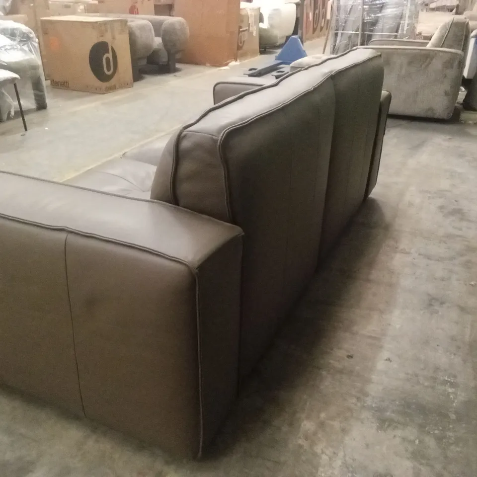QUALITY DESIGNER ITALIAN MADE GRAVINA 2 SEATER LEATHER SOFA