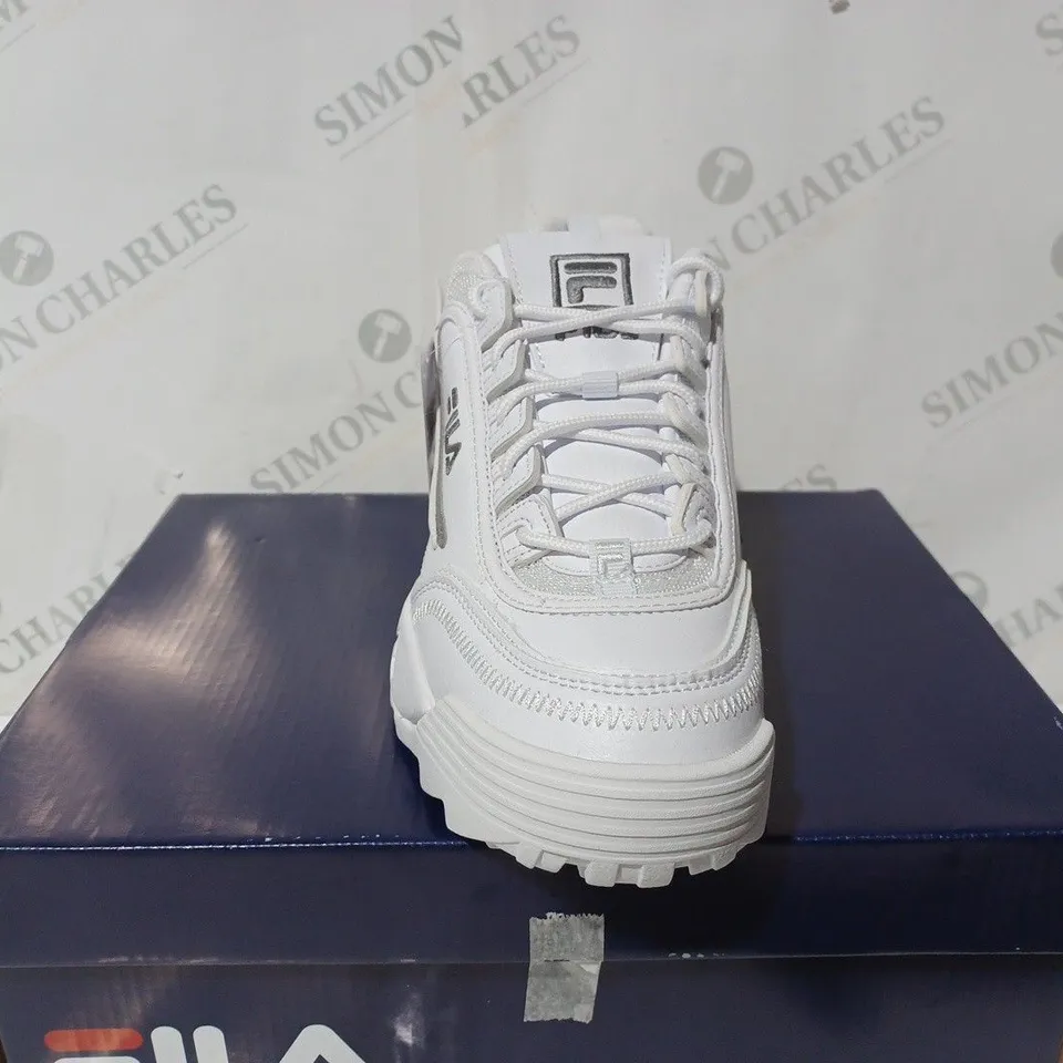 FILA DISRUPTOR EXP WHITE TRAINER - SIZE 6.5 JUNIOR 