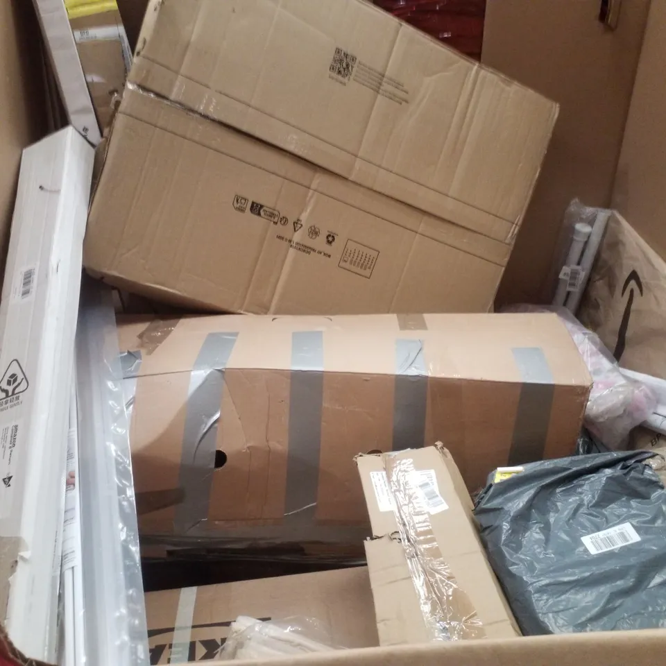 PALLET CONTAINING ASSORTED PRODUCTS INCLUDING CEILING LIGHT FAN, RETRACTABLE SAFTEY GATE,  POP UP TENT, COLLAPSIBLE ADJUSTABLE PET BOWLS & INDOOR ROOM DIVIDER