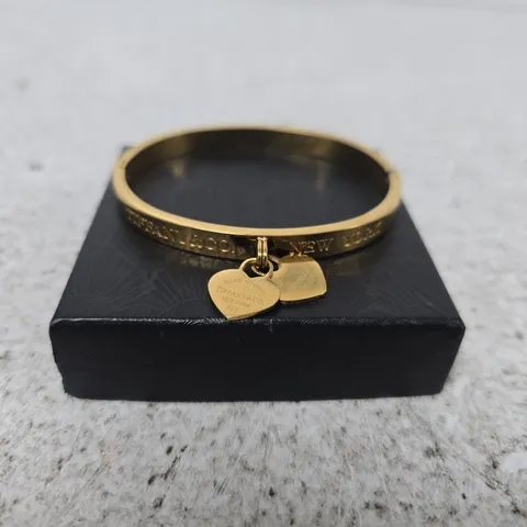 TIFFANY & CO. RETURN TO TIFFANY HEART TAG BRACELET – GOLD-TONE