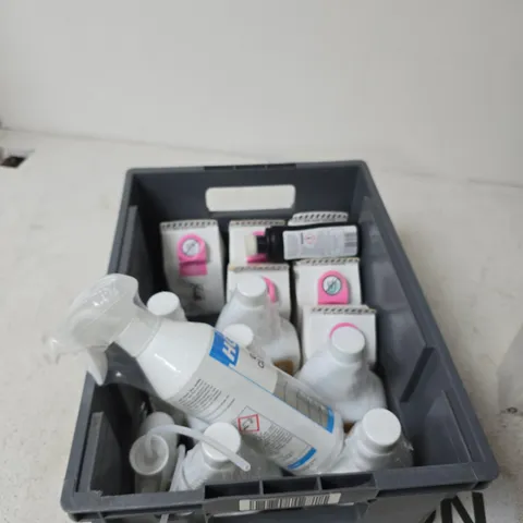 TOTE OF APPROXIMATELY 12 ASSORTED LIQUIDS TO INCLUDE: SMOL WASHING UP LIQUID 