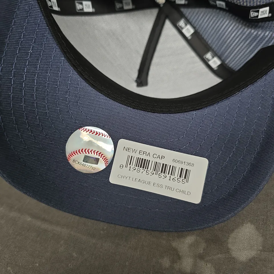 NEW ERA NAVY BLUE ADJUSTABLE BASEBALL CAP WITH NY YANKEES LOGO – CHILD SIZE