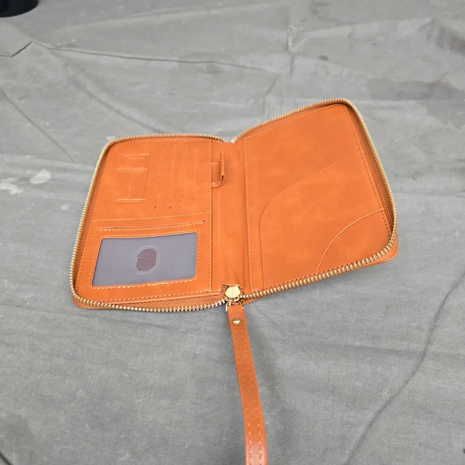 PASSPORT TRAVEL WALLET – TAN LEATHER 