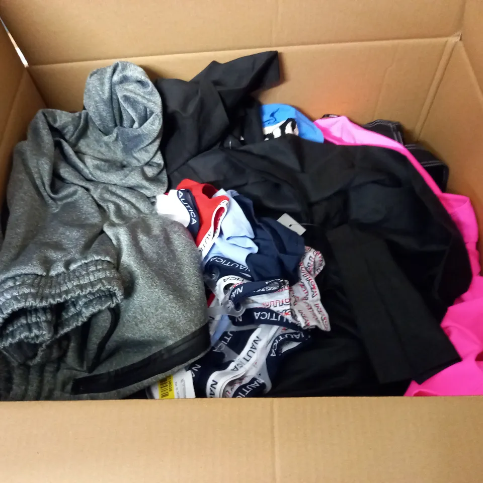 LARGE QUANTITY OF ASSORTED CLOTHING ITEMS TO INCLUDE PRETTYLITTLETHING, BOOHOO AND NEW LOOK