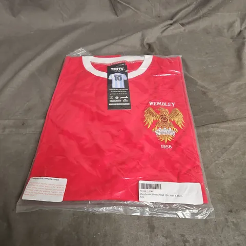 TOFFS MANCHESTER UNITED 1958 12TH MAN TSHIRT IN RED SIZE XXL