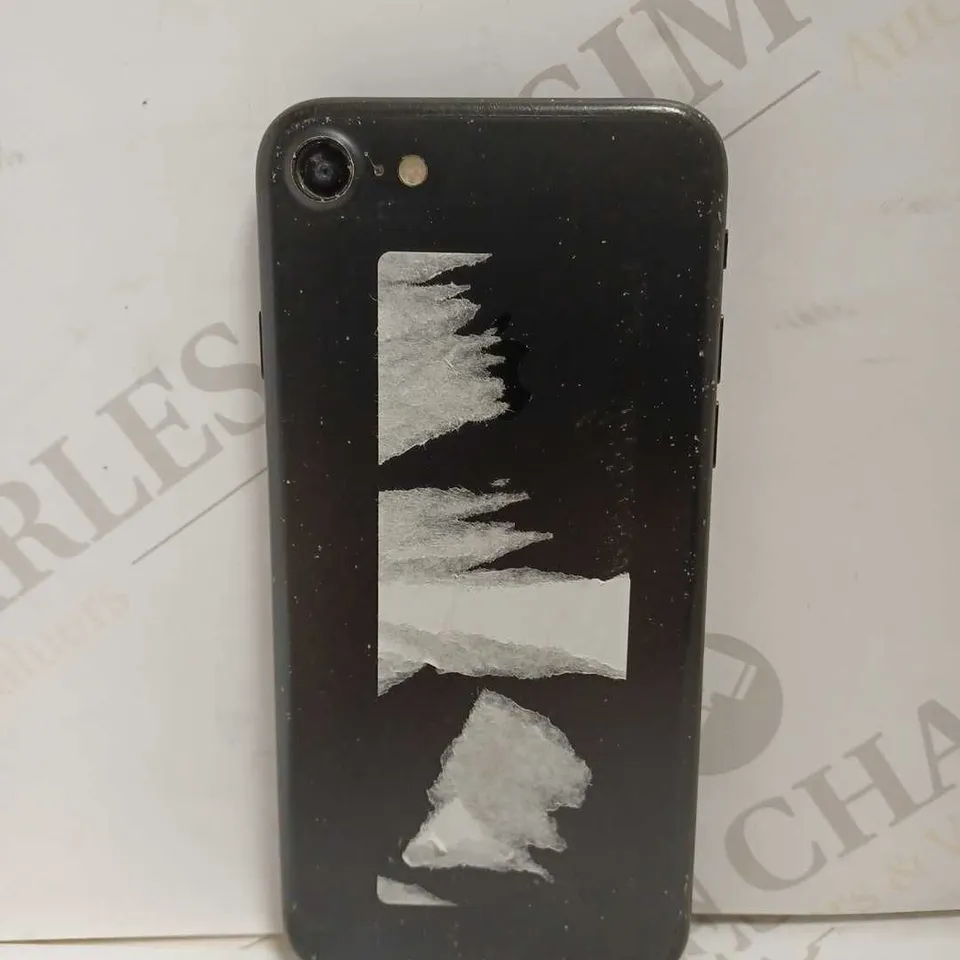 APPLE IPHONE 7 - BLACK (ICLOUD LOCKED)