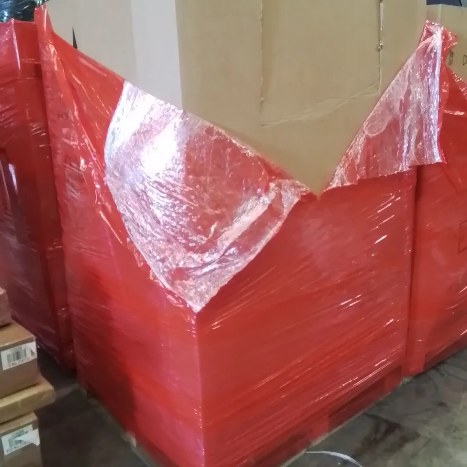 PALLET CONTAINING ASSORTED PRODUCTS INCLUDING PLASTIC FENCE, RETRACTABLE SAFETY GATE, ANTI BLUE LIGHT SCREEN PROTECTOR & GAMING MOUSEPAD