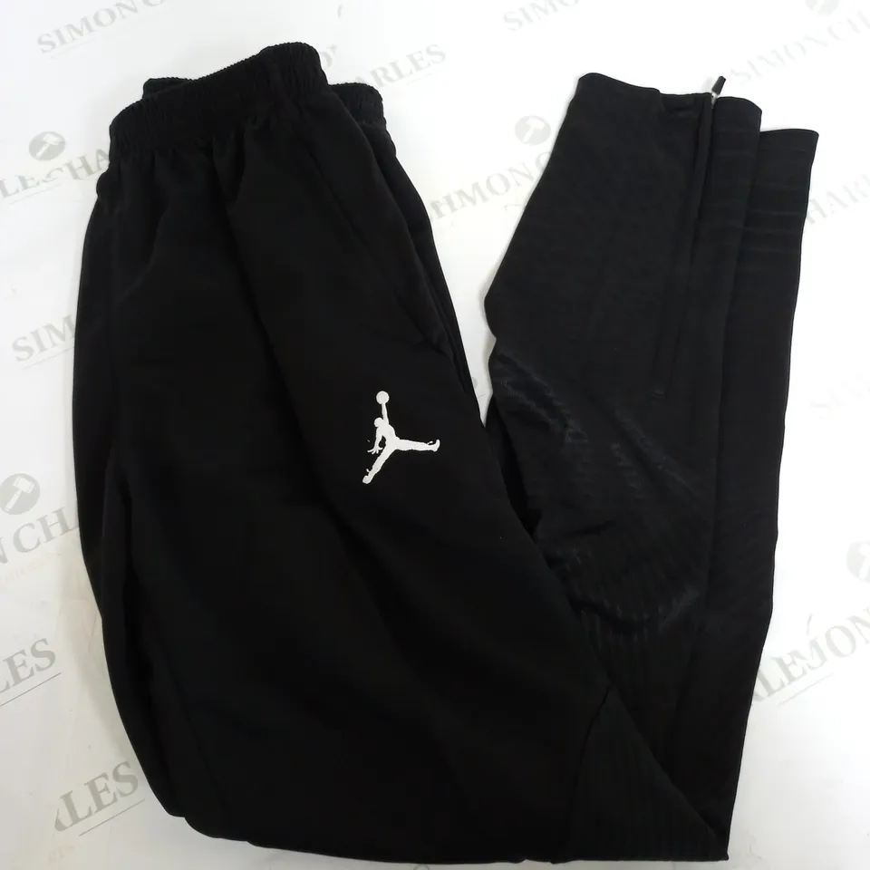 NIKE JORDAN PSG TRACKSUIT BOTTOMS IN BLACK - LARGE