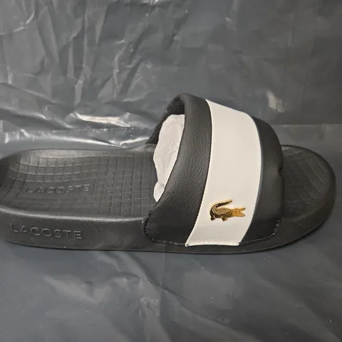 UNBOXED PAIR OF LACOSTE SERVE SLIDE HYBRIDS IN BLACK/WHITE - UK 8