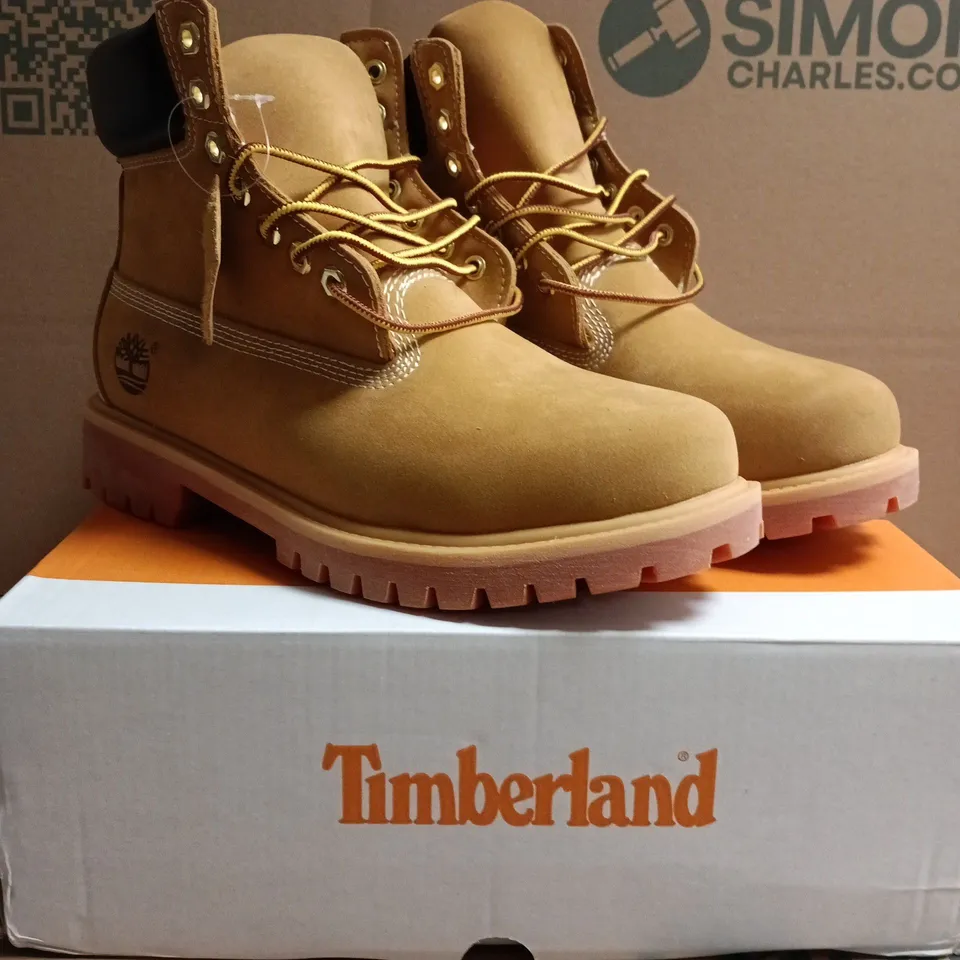 BOXED PAIR OF TIMBERLAND PREMIUM BOOTS – WHEAT - 9.5