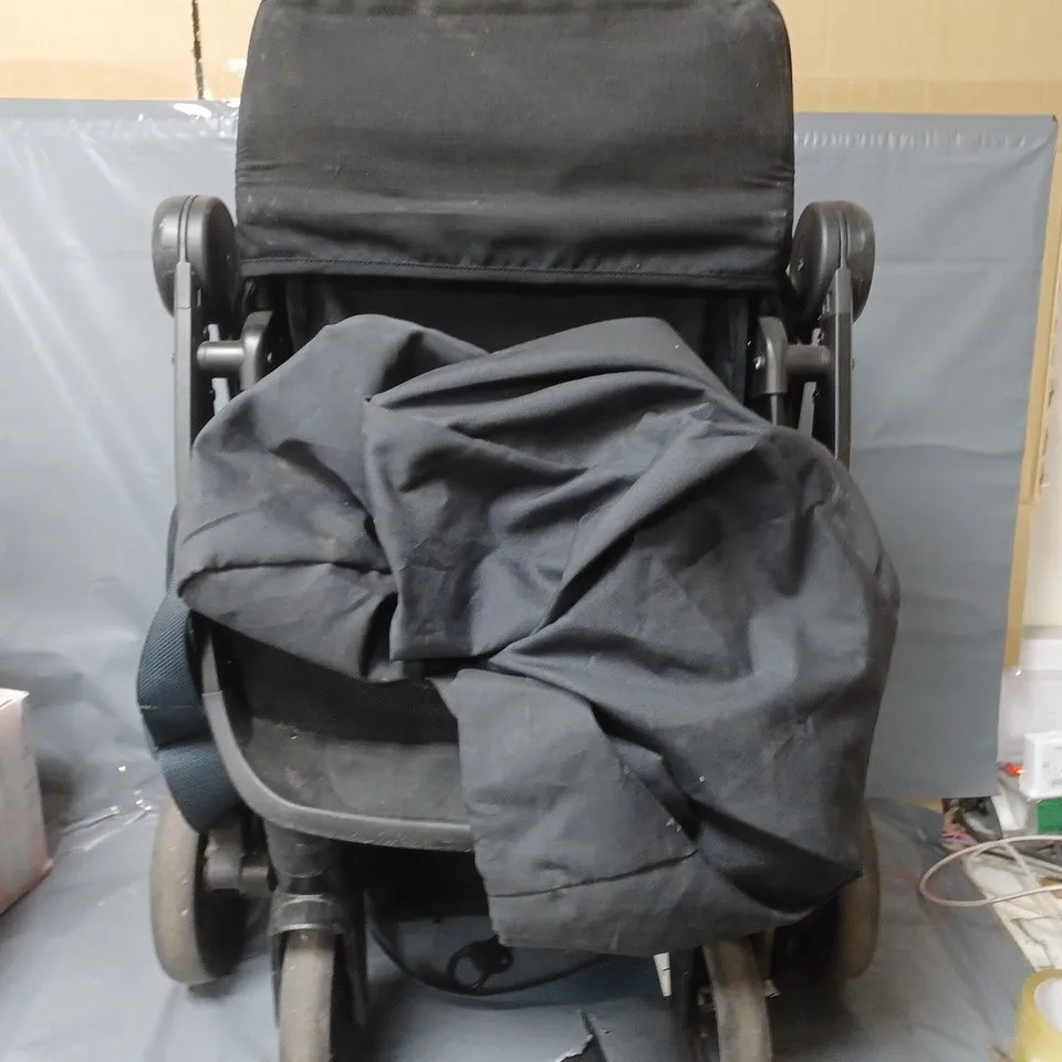 NUNA TRVL COMPACT STROLLER 