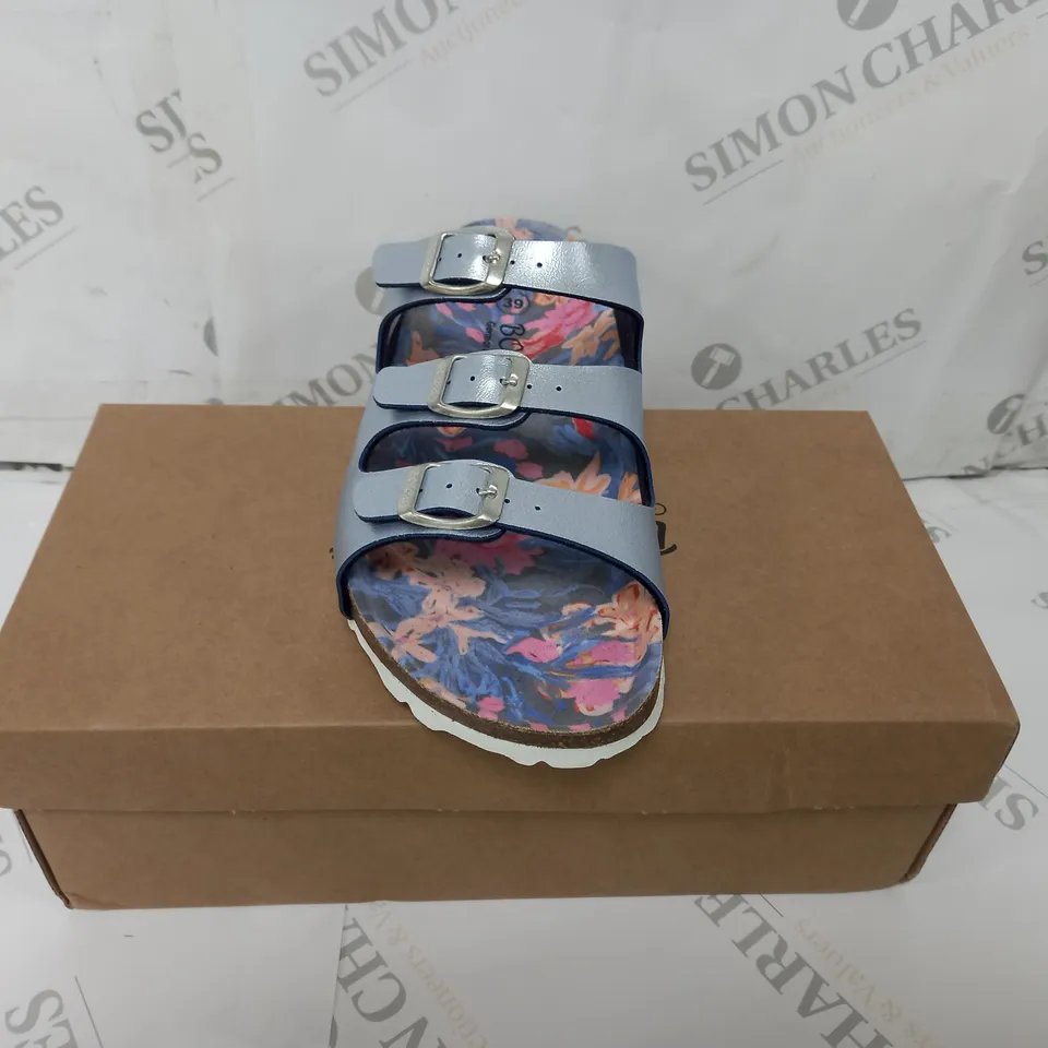 BOXED PAIR OF BONOVA FLOWER PRINT SANDAL LIGHT BLUE SIZE 6