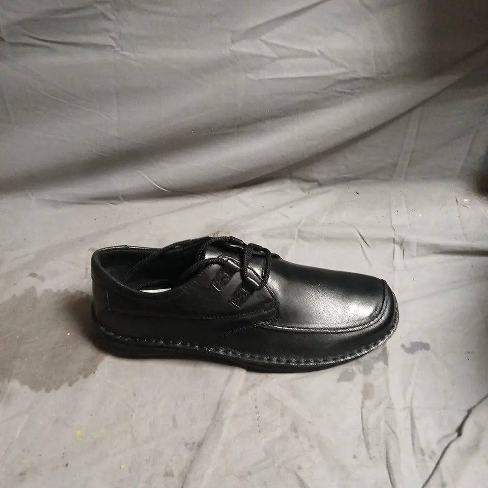 PAVERS MEN'S BLACK LEATHER DRESS SHOE, LACE-UP - SIZE EURO 43 - UNBOXED