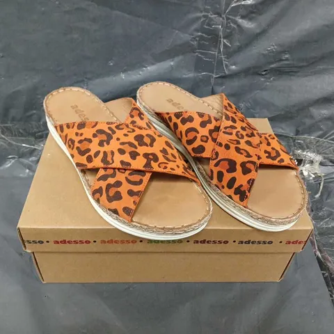 BOXED PAIR ADESSO PATTERNED SANDALS - UK SIZE 39
