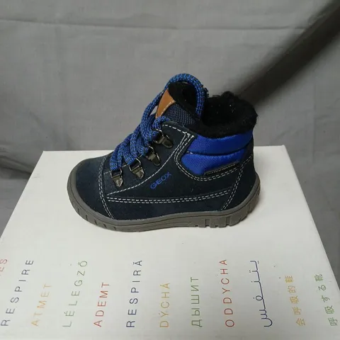 GEOX OMAR NAVY KIDS BOOTS – UK 3.5 / EU 20, NAVY SUEDE WITH FUR LINING