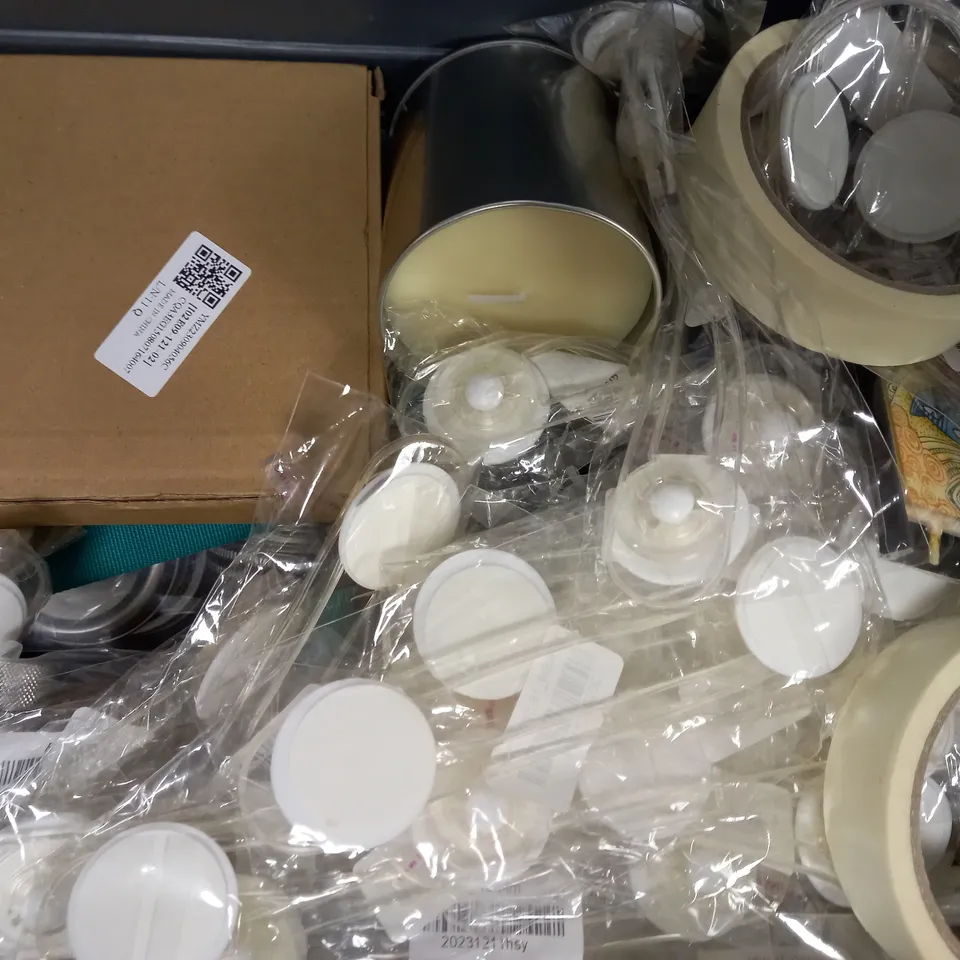 APPROXIMATELY 15 ASSORTED HOUSEHOLD ITEMS TO INCLUDE VAC FRESHENER, DRIVER BITS, ETC