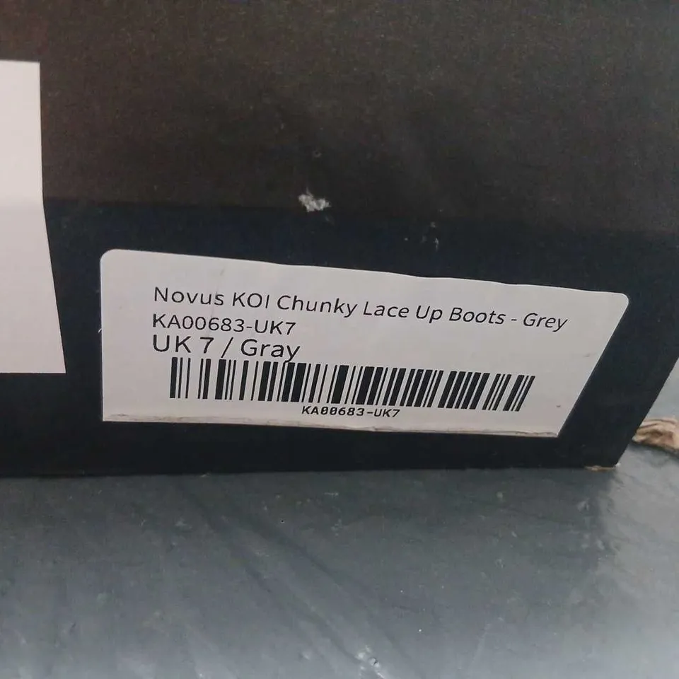 KOI NOVUS KOI CHUNKY LACE UP BOOTS – GREY, UK 7