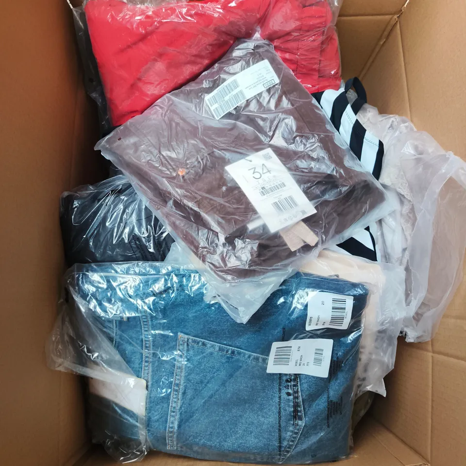 LARGE BOX OF APPROXIMATELY 25 ASSORTED CLOTHING ITEMS IN VARIOUS COLOURS, STYLES AND SIZES - COLLECTION ONLY