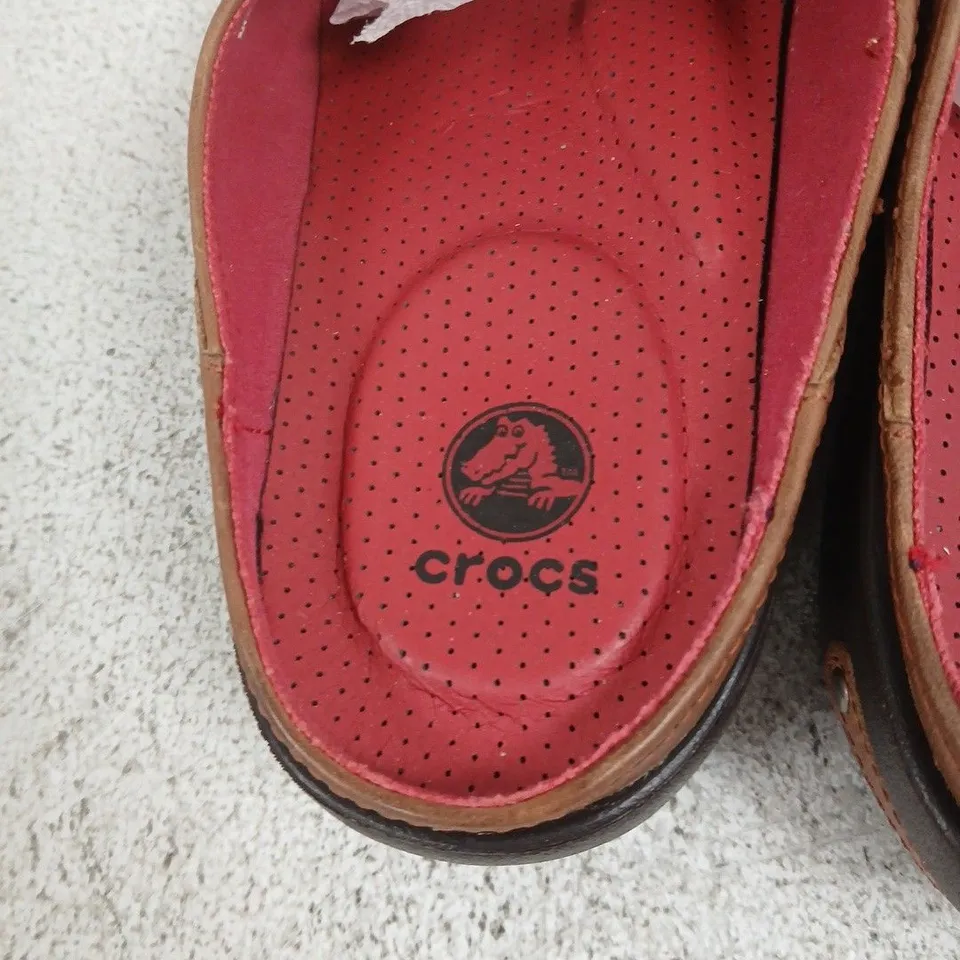 CROCS BROWN SLIP-ON MULES WITH PINK INSOLE – WOMEN’S