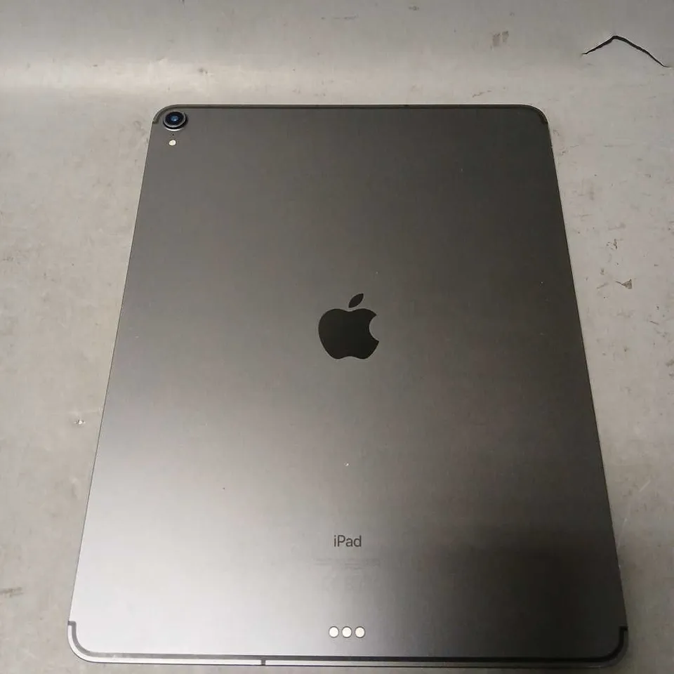 APPLE IPAD PRO 3RD GEN IN GREY