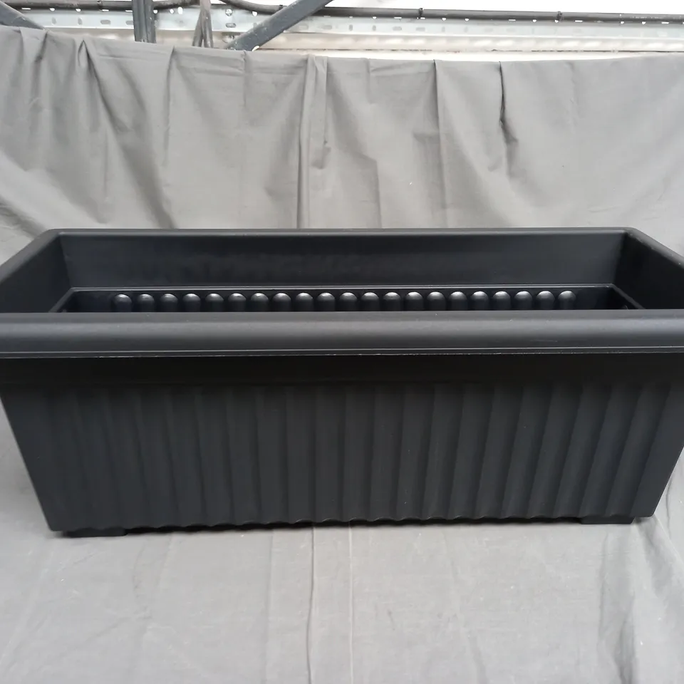 PLASTIC BLACK PLANT PIT