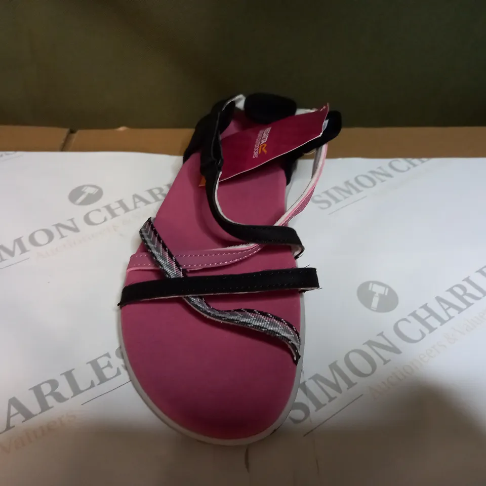 REGATTA LADY ROMA SANDALS SIZE 8