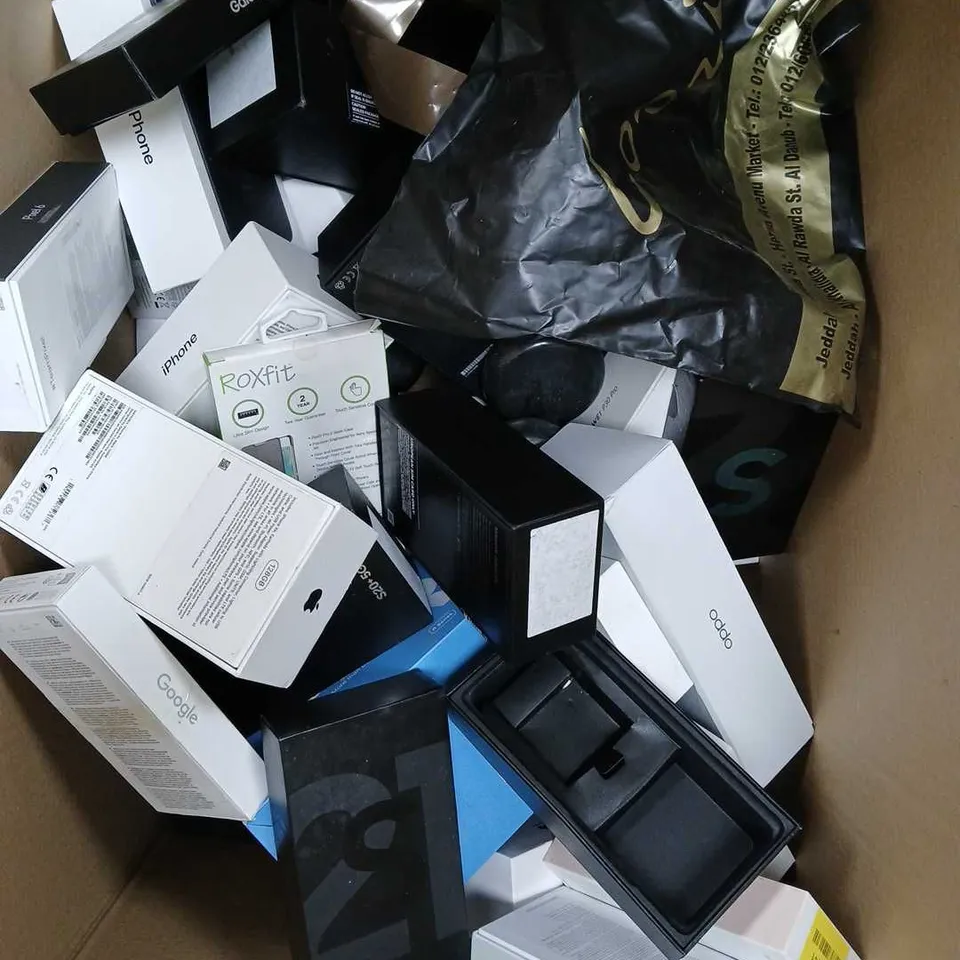 APPROXIMATELY 20 ASSORTED EMPTY SMARTPHONE DISPLAY BOXES 