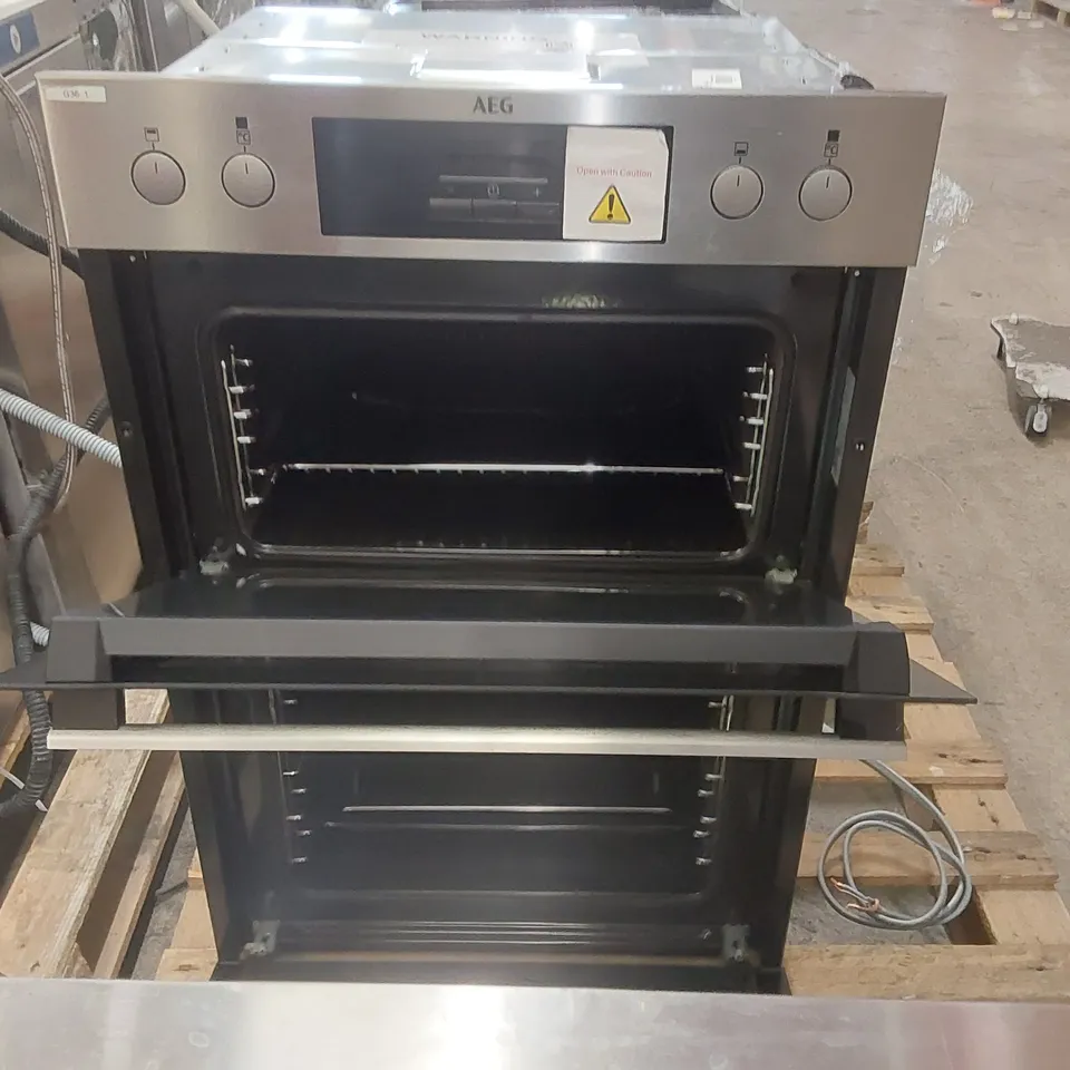 AEG BUILT IN ELECTRIC DOUBLE OVEN DCB331010M