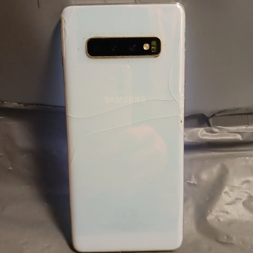 SAMSUNG GALAXY S10