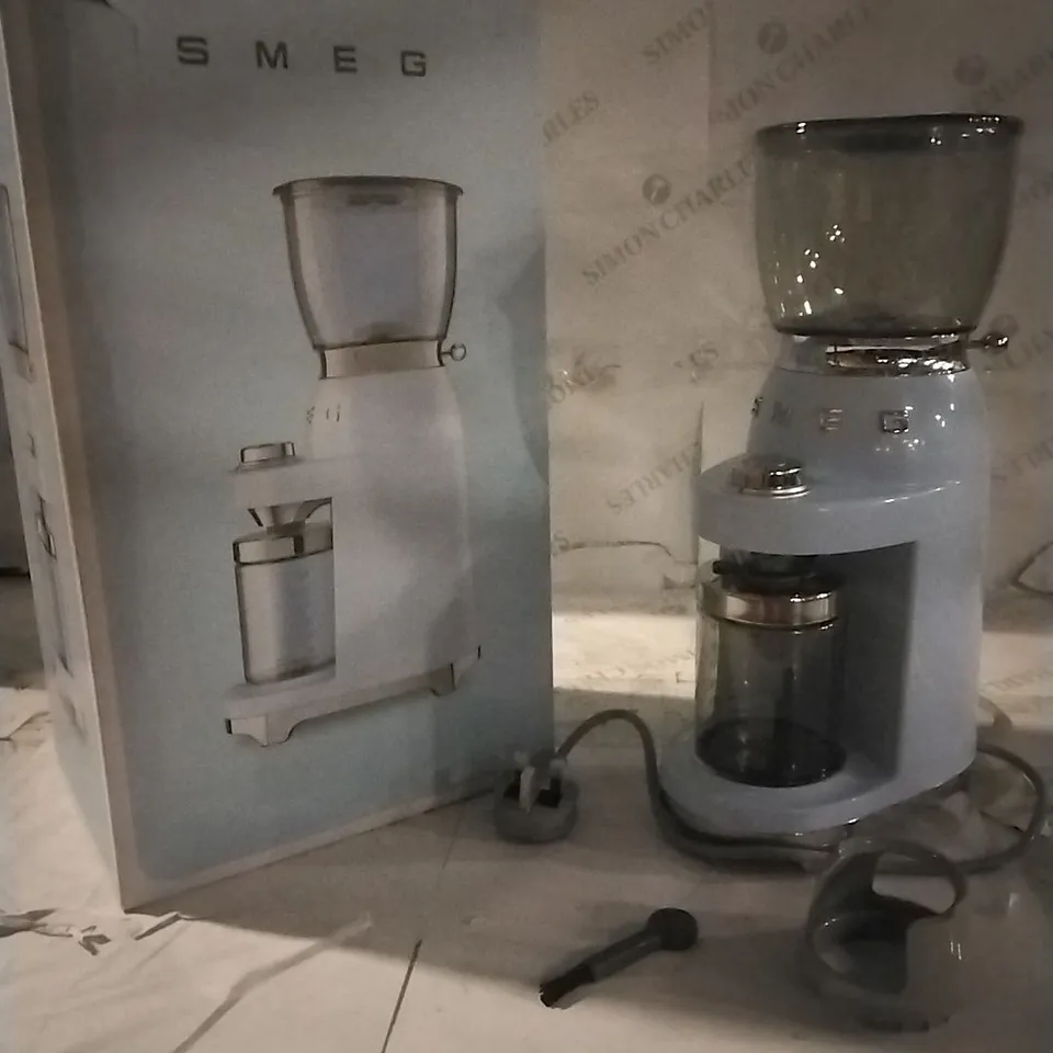 BOXED SMEG COFFEE GRINDER