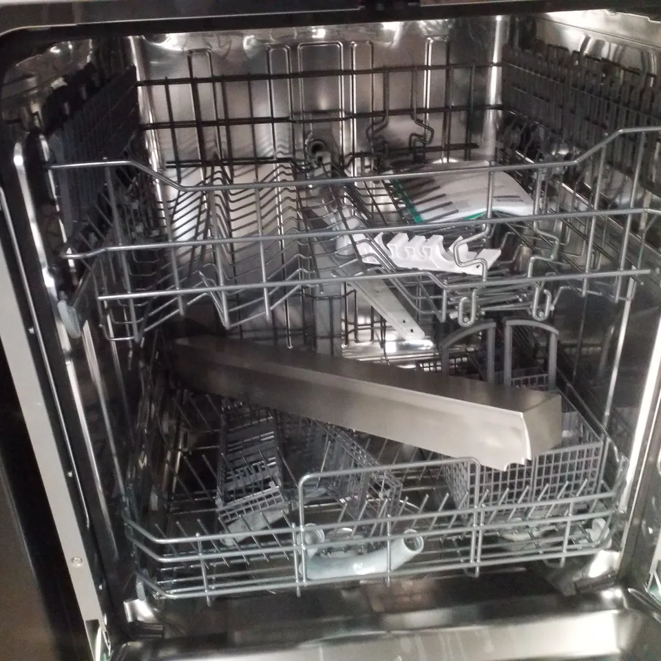 HISENSE HS622E90XUK FULL-SIZE DISHWASHER - STAINLESS STEEL
