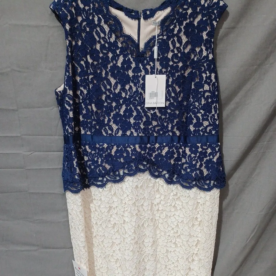 GINA BACCONI FLORAL MESH SLEEVELESS DRESS IN NAVY/WHITE - SIZE 22