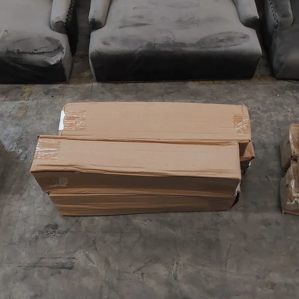 4 X ASSORTED UPHOLSTERED GREY VELVET DINING CHAIRS WITH OAK LEGS 