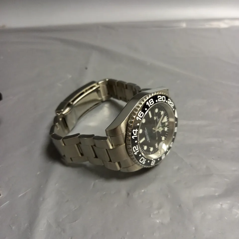 SEIKO MENS STAINLESS STEEL BLACK DIAL WATCH