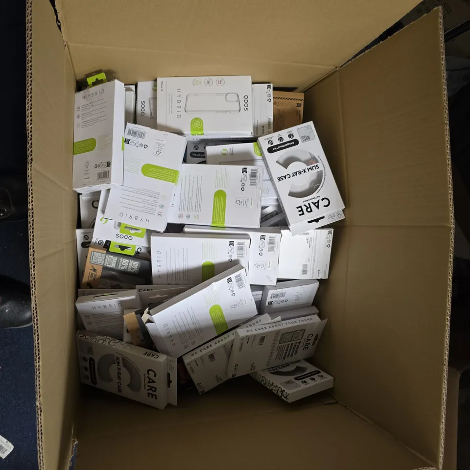 BOX OF APPROXIMATELY 100 ASSORTED PROCTECTIVE PHONE COVERS FOR APPLE/SAMSUNG PRODUCTS. BRANDS INCLUDING QDOS/PANZER GLASS/CASEY M