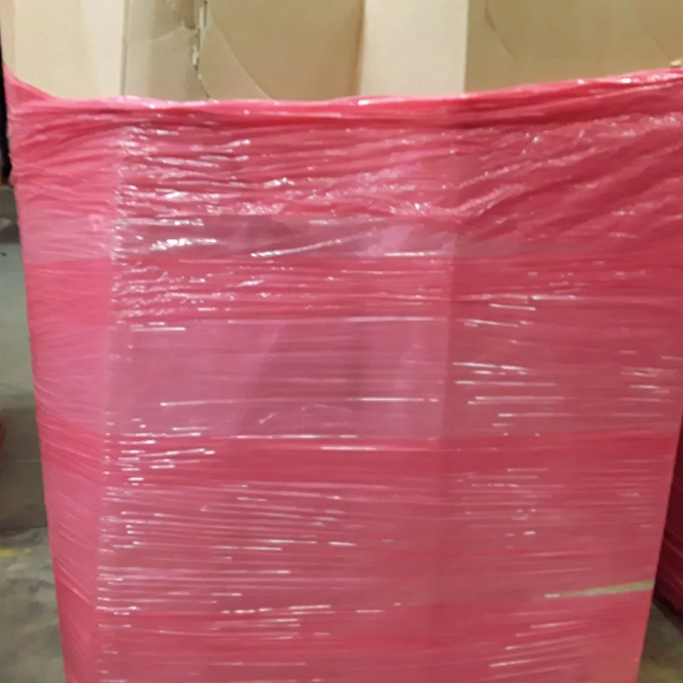 PALLET OF ASSORTED HOUSEHOLD ITEMS TO INCLUDE CAMPING CHAIRS, TOILET SEATS, PORTABLE ICE BATH AND BLINDS ECT