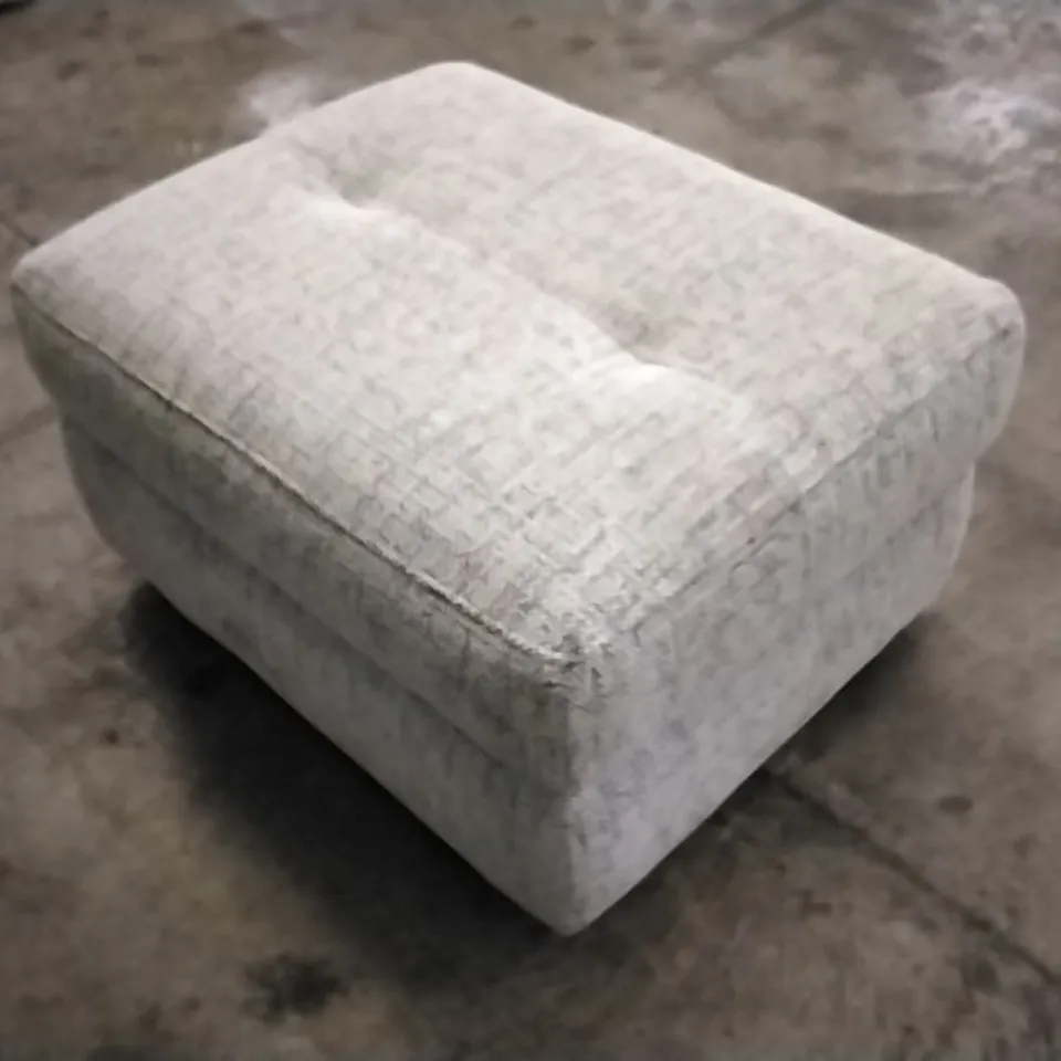 QUALITY BRITISH DESIGNED & MANUFACTURED G PLAN STRATFORD STORAGE FOOTSTOOL HARBOUR SLATE FABRIC