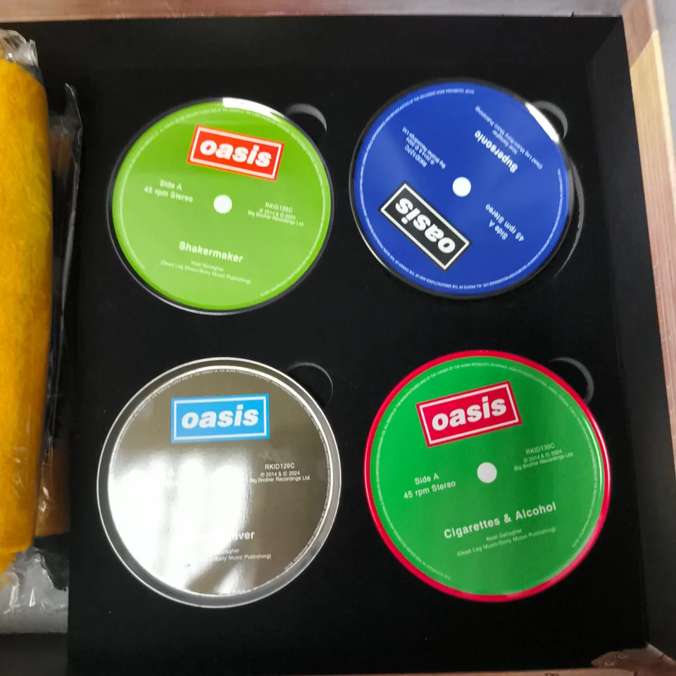 OASIS SHAKERMAKER BOX SET WITH LIVE '25 MEMORABILIA (EDINBURGH 2025)