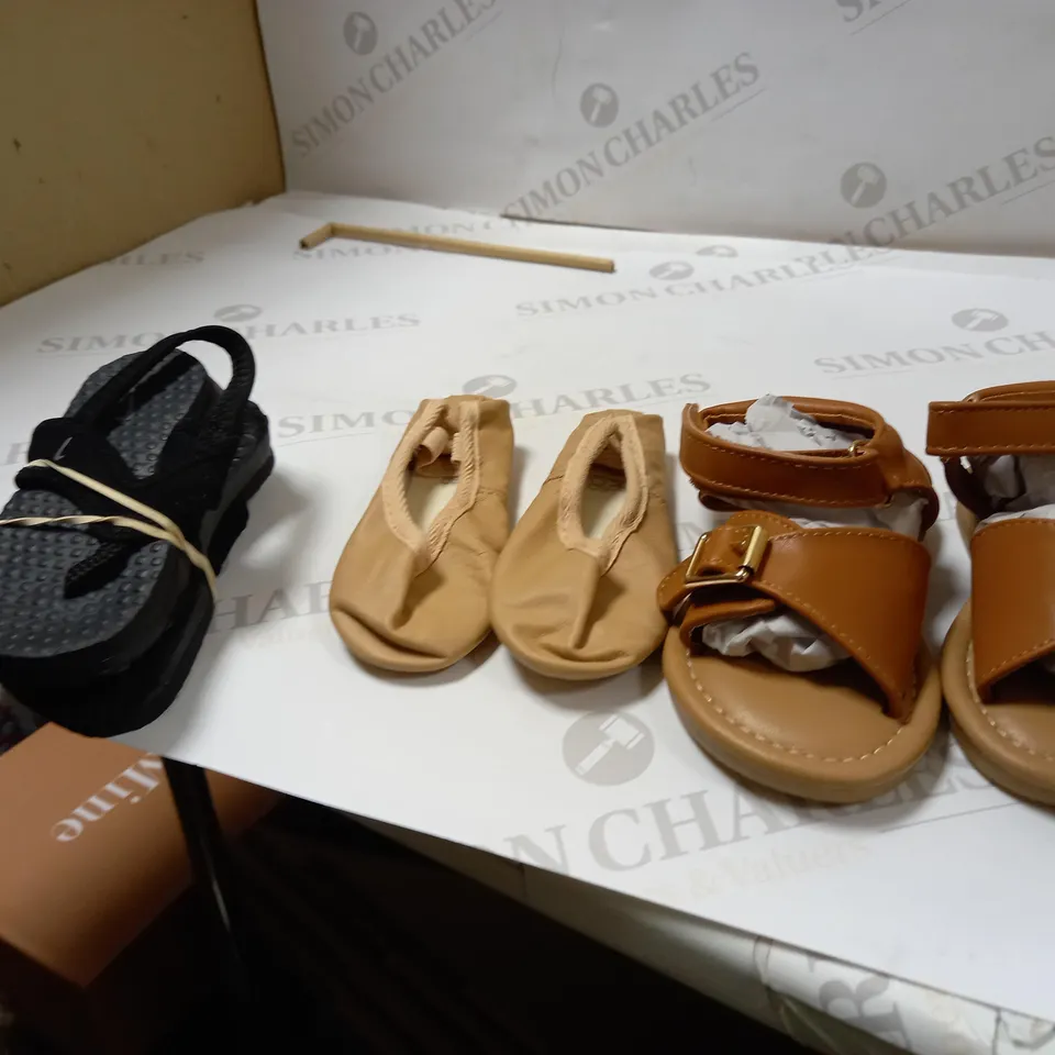 LOT OF 3 CHILD SIZE SANDALS AND FLATS COLOUR- BLACK, PINK. BROWN SIZE: 6, 8 