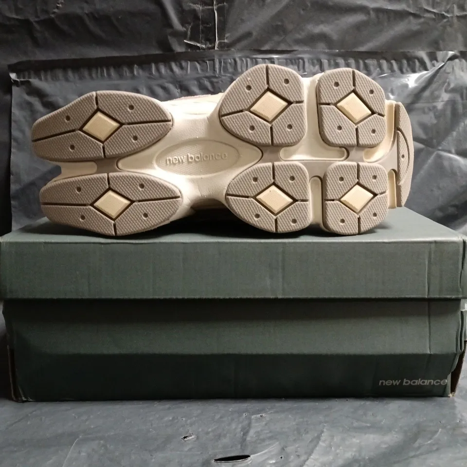 BOXED PAIR OF NEW BALANCE 9060 TRAINERS IN BROWN MULTI SIZE UK 6