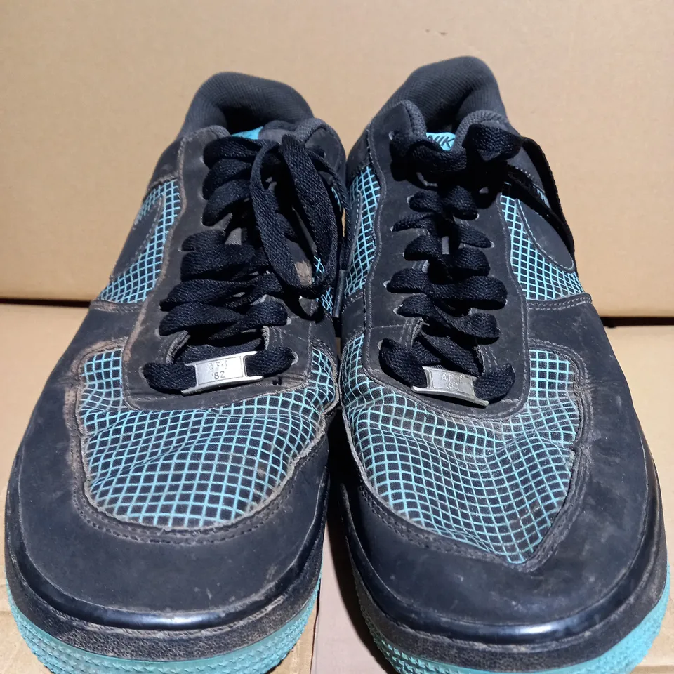 NIKE AIR FORCE 1 '82 TRAINERS - SIZE 11