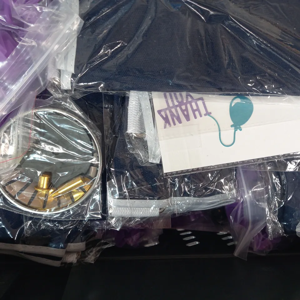 BOX OF APPROXIMATELY 10 ASSORTED HOUSEHOLD ITEMS TO INCLUDE WHAT A MASK REUSABLE FACE MASK, A4 SPIRAL PAD, EARTH BREEZE LAUNDRY DETERGENT LIQUIDLESS ECO SHEETS, ETC